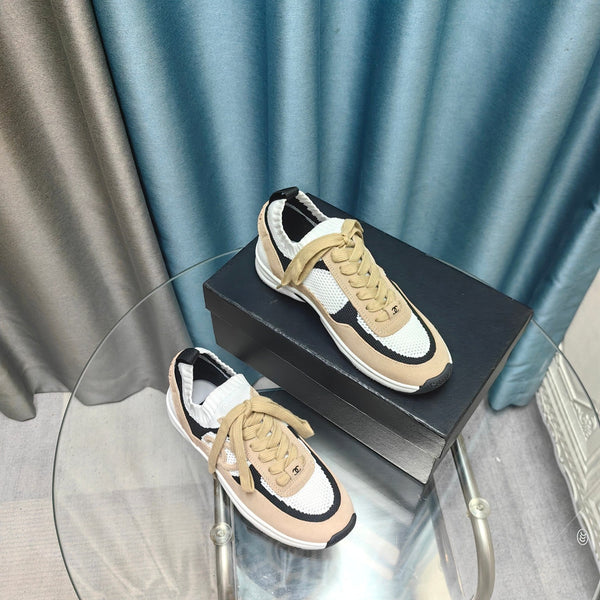 CC Sneaker Beige Bianco Pelle Scamosciata e Tessuto a Rete in Poliestere