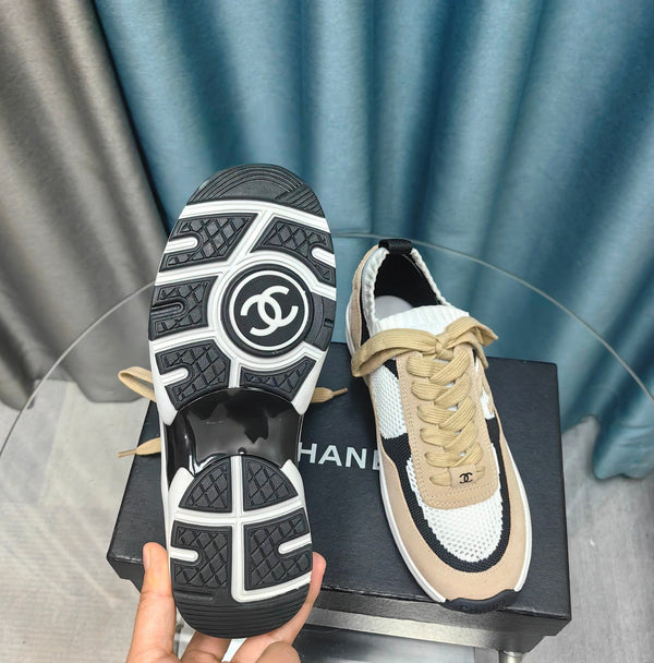 CC Sneaker Beige Bianco Pelle Scamosciata e Tessuto a Rete in Poliestere