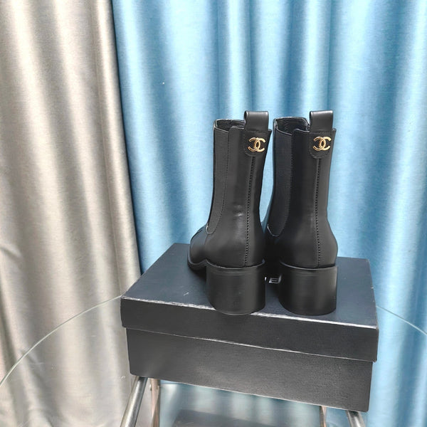 CC Chelsea Ankle Boots Black Calfskin