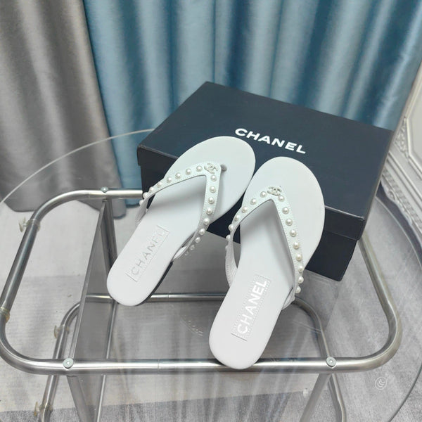 CC Thong White Calfskin Pearl