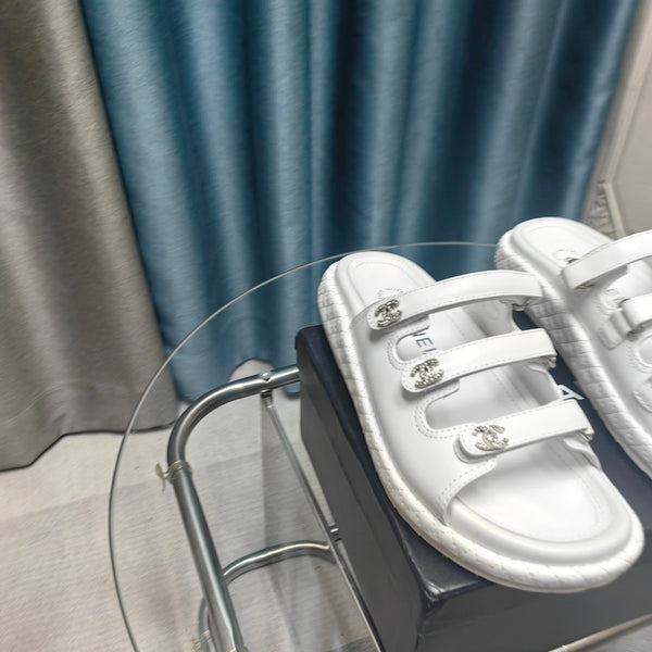 Sandalo CC 25C con triplo cinturino in pelle di vitello bianca