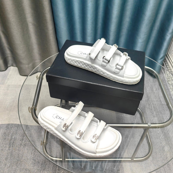 Sandalo CC 25C con triplo cinturino in pelle di vitello bianca