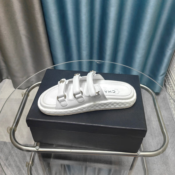 Sandalo CC 25C con triplo cinturino in pelle di vitello bianca