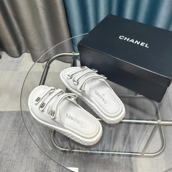 Sandalo CC 25C con triplo cinturino in pelle di vitello bianca