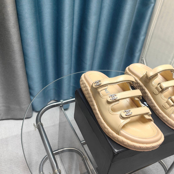 Sandalo CC 25C Triplo Cinturino Pelle di Vitello Beige