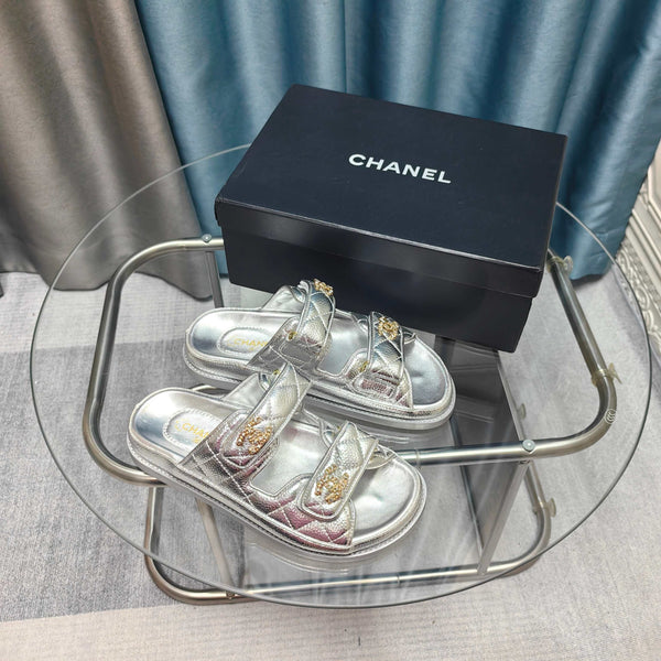 CC 25C Dad Mule in pelle di vitello martellata metallizzata argento