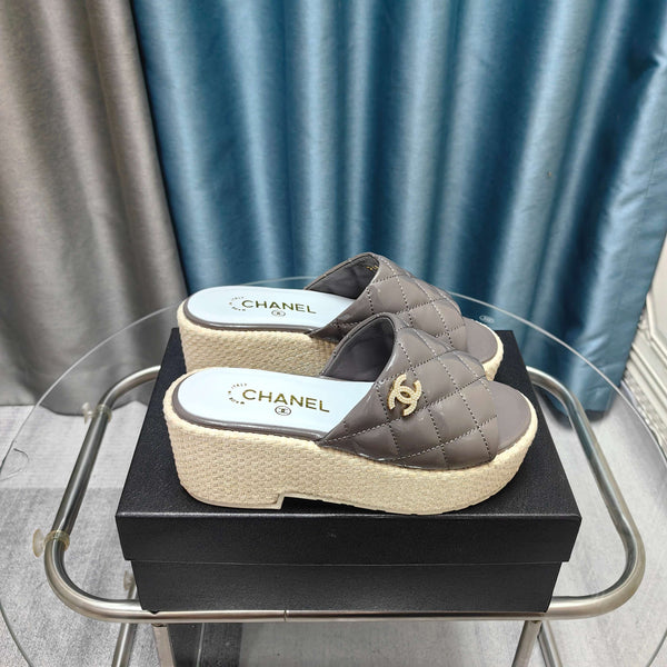 CC 25 Platform Sandal 10cm Patent Calfskin