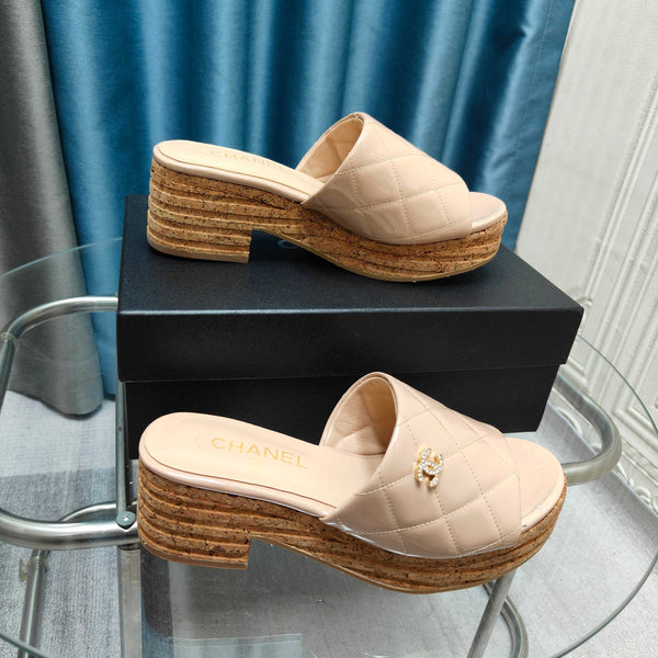 CC 25 Platform Sandal 10cm Patent Calfskin