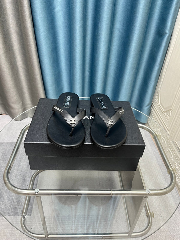 CC 25 Thong Sandal Black Diamond