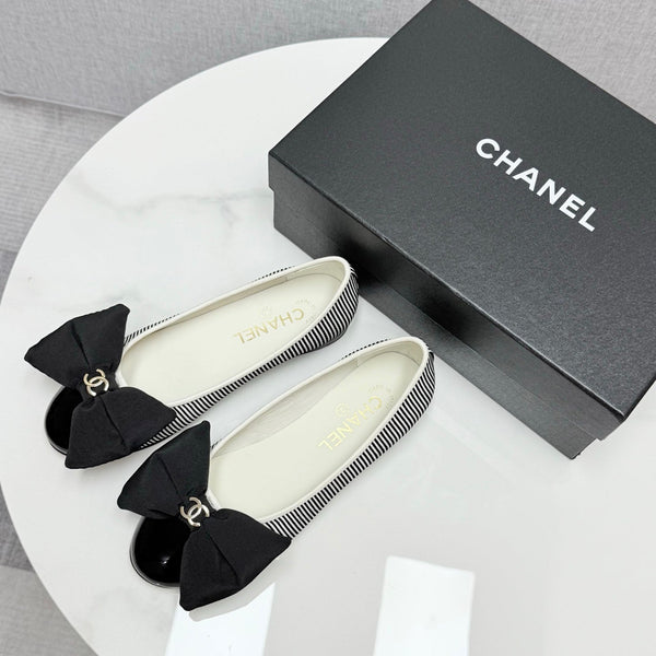 CC 25 Ballerine con Fiocco Nero Bianco Tela Motivo a Righe e Grosgrain 368809