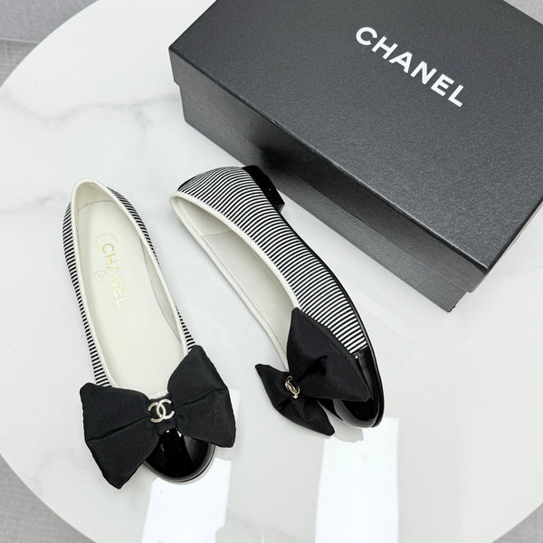 CC 25 Ballerine con Fiocco Nero Bianco Tela Motivo a Righe e Grosgrain 368809
