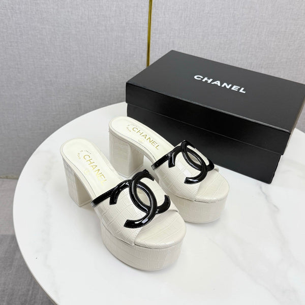 CC 26s Block Heel Sandals 10cm White Crocodile-Embossed Calfskin