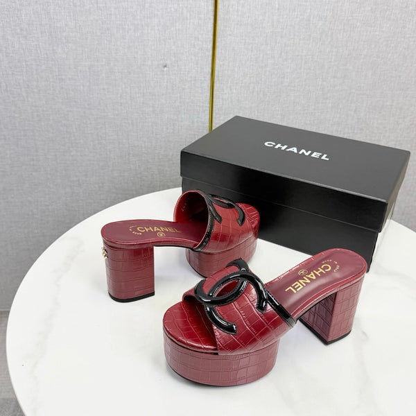 CC 26s Block Heel Sandals 10cm Red Crocodile-Embossed Calfskin