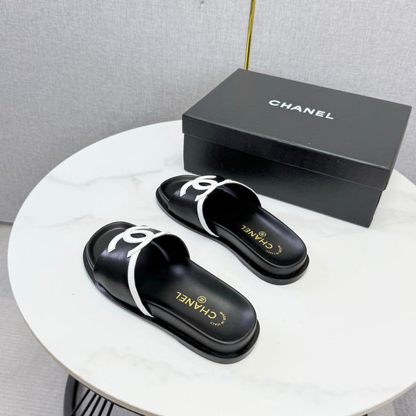CC 26s Iconic CC Slides Black Lambskin