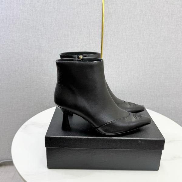 CC 26s Pointed-Toe Stiletto Ankle Boots Black Cowhide 972794