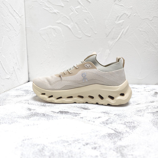 CLOUDTILT SNEAKER IN PALE GRAY RECYCLED POLYESTER