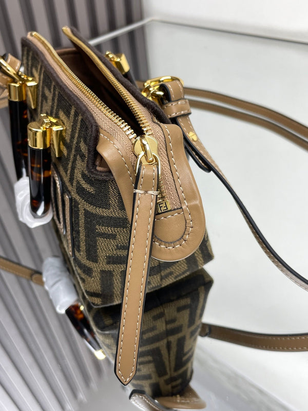 BY THE WAY MINI 18 IN SOYA BEAN JACQUARD FABRIC AND BROWN CALFSKIN TRIM