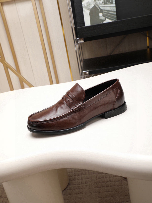 Mocassino da uomo GG in pelle di vitello marrone 525163