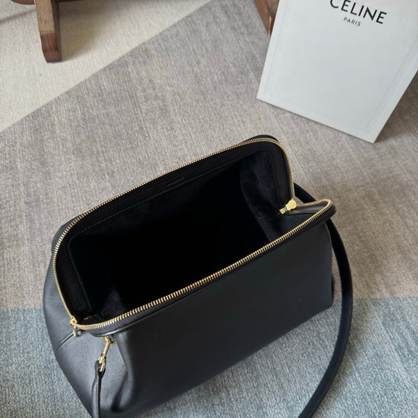 CL Doctor's Pouch 35cm Black Calfskin 288926