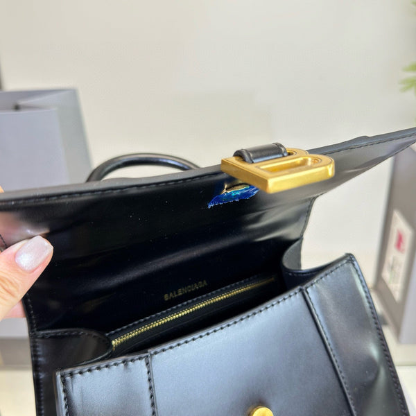 HOURGLASS HANDBAG 22 IN BLACK SHINY BOX CALFSKIN GOLD HARDWARE