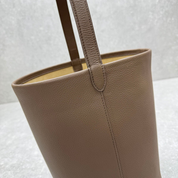 The Row Sac Cabas Park N/S 34cm Cuir de Veau Marron Collection 2025