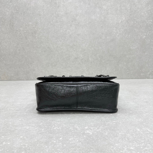 BG Le City Small Flap Messenger Bag Black Oil Wax Leather