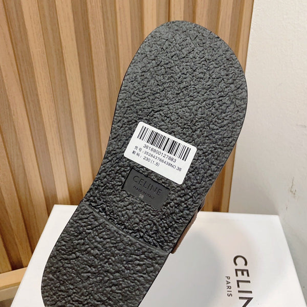 Ciabatte con fibbia in pelle scamosciata color caramello