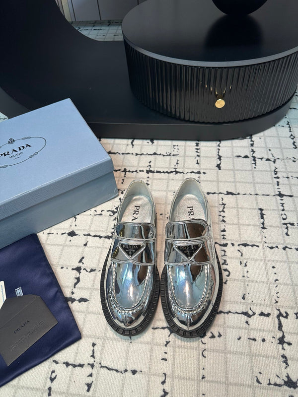 MOCASSINI PRA SCHOCOLATE SPAZZOLATI IN PELLE DI VITELLO ARGENTO LUCIDO