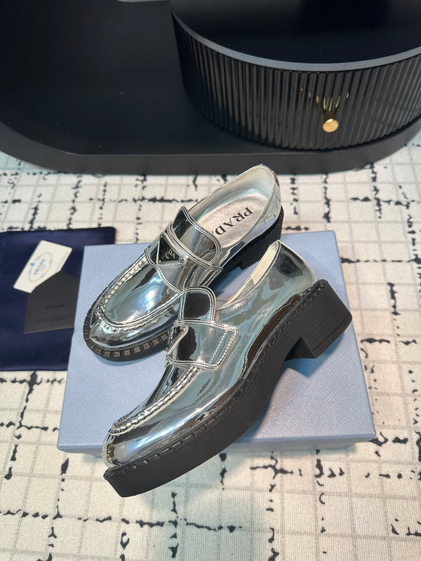 MOCASSINI PRA SCHOCOLATE SPAZZOLATI IN PELLE DI VITELLO ARGENTO LUCIDO