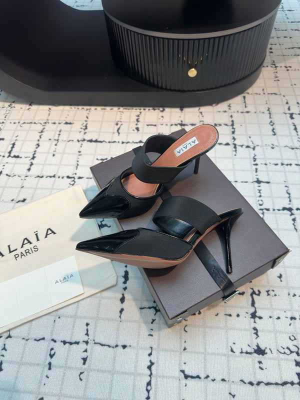 ALAIA HIGH HEEL 9 CM IN BLACK CALFSKIN