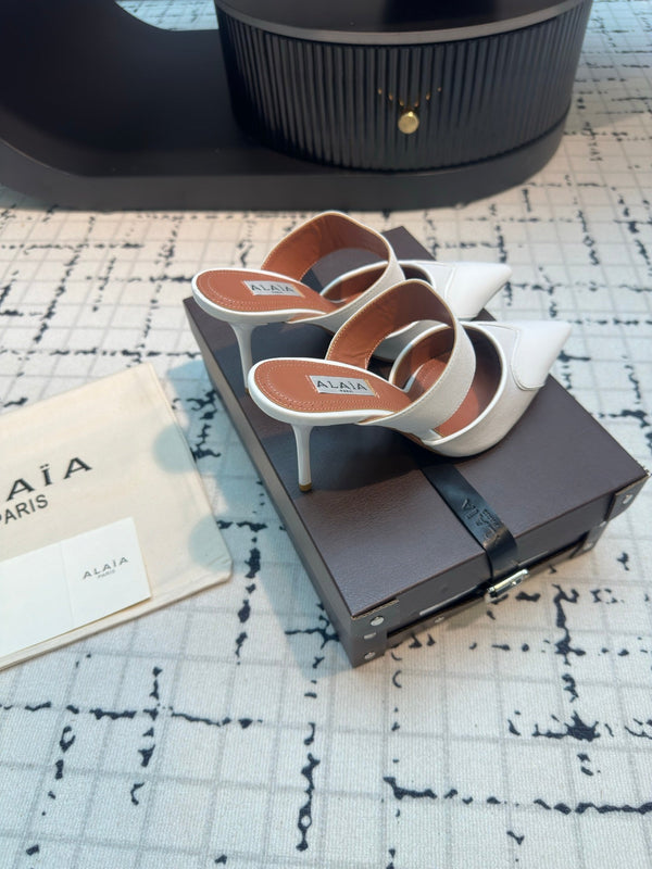 ALAIA HIGH HEEL 9 CM IN WHITE CALFSKIN