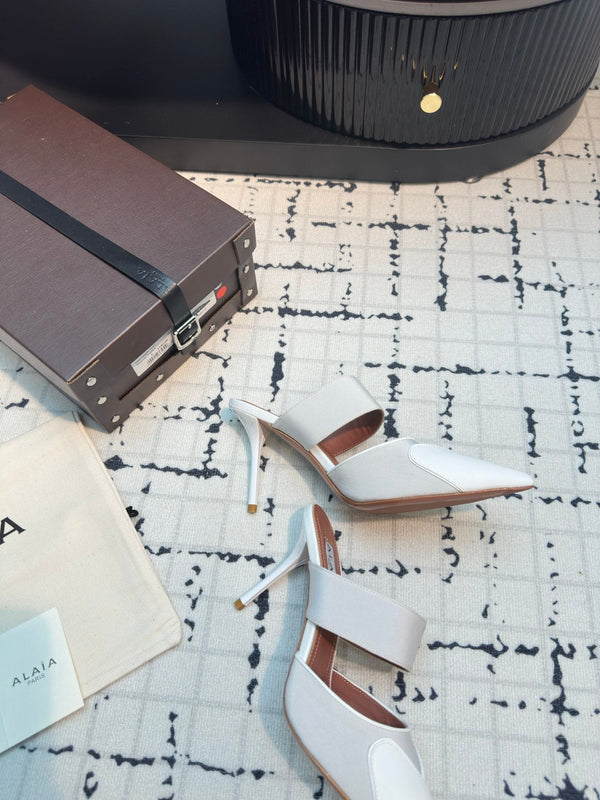 ALAIA HIGH HEEL 9 CM IN WHITE CALFSKIN