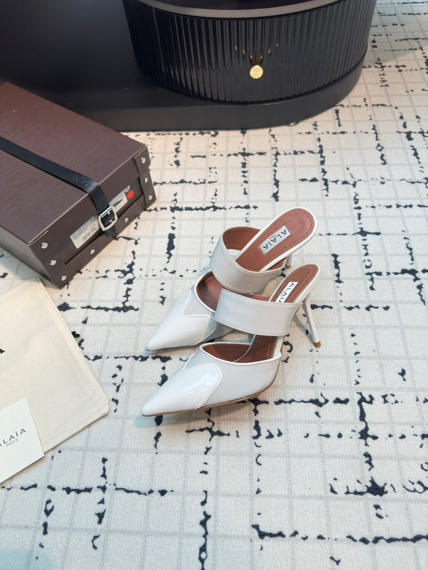 ALAIA HIGH HEEL 9 CM IN WHITE CALFSKIN