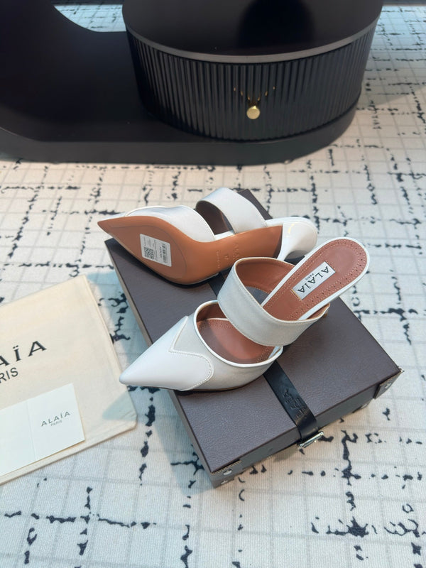 ALAIA HIGH HEEL 9 CM IN WHITE CALFSKIN