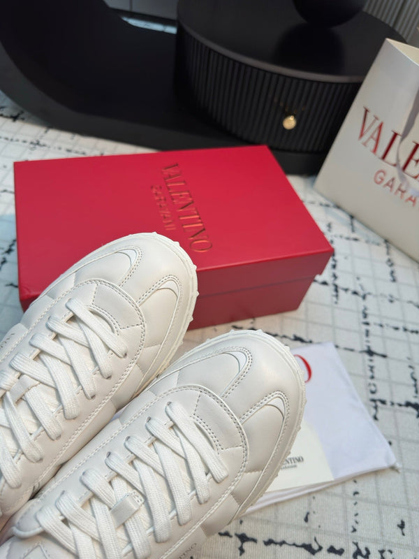 Upvillage Sneaker In Calfskin Leather White 825007