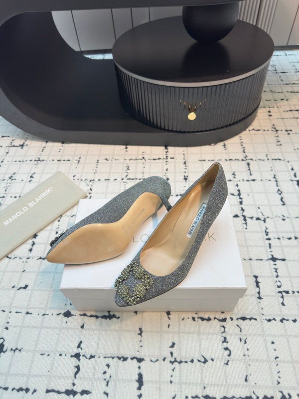 Hangisi 70 Silver Glitter Fabric Leather Jewel Buckle Pumps 912614