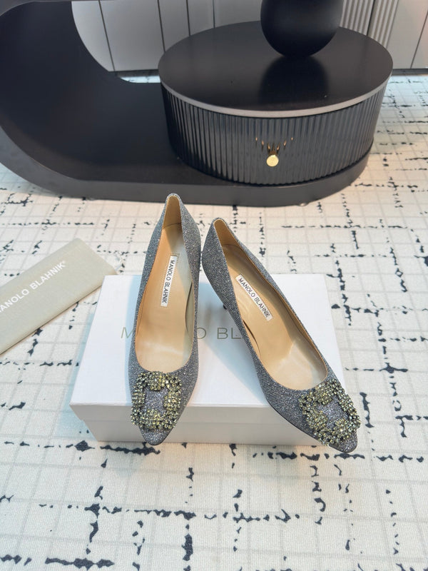 Hangisi 70 Silver Glitter Fabric Leather Jewel Buckle Pumps 912614