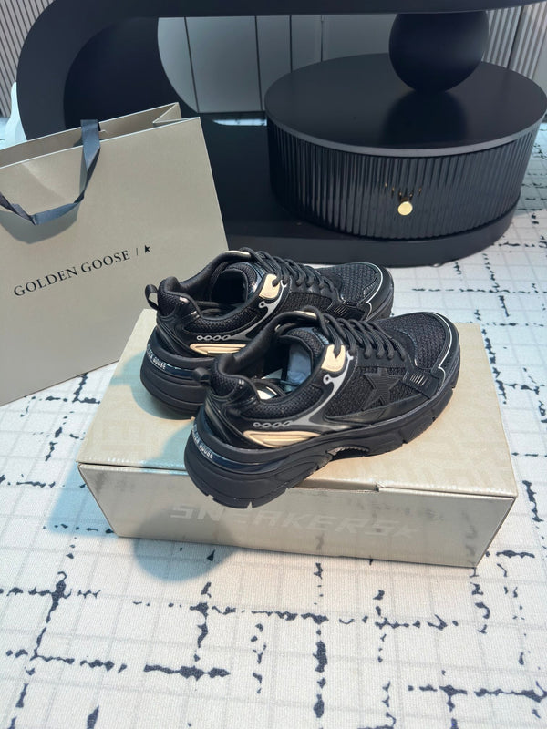 SNEAKERS LIGHTSTAR CON TOMAIA IN VITELLO NERO E MESH E STELLA NERA