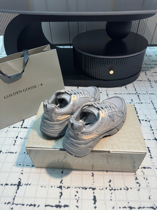 LIGHTSTAR WITH GREY CALFSKIN AND MESH UPPER AND GREY STAR