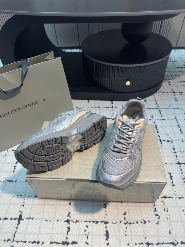 LIGHTSTAR WITH GREY CALFSKIN AND MESH UPPER AND GREY STAR