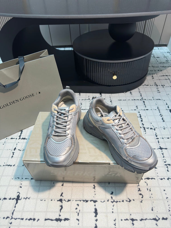 LIGHTSTAR WITH GREY CALFSKIN AND MESH UPPER AND GREY STAR