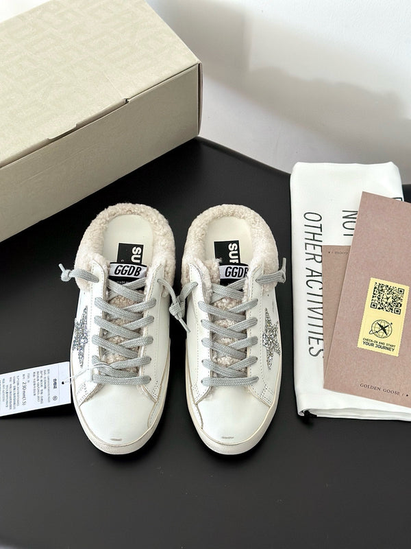 SUPER-STAR SABOTS IN WHITE CALFSKIN WITH GLITTER WHITE STAR