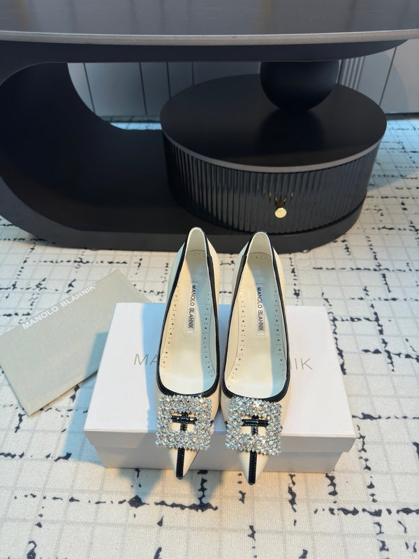 Hangisi 100 Beige Linen with Black Leather Jewel Buckle Pumps 161069