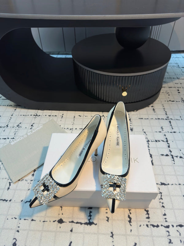 Hangisi 100 Beige Linen with Black Leather Jewel Buckle Pumps 161069