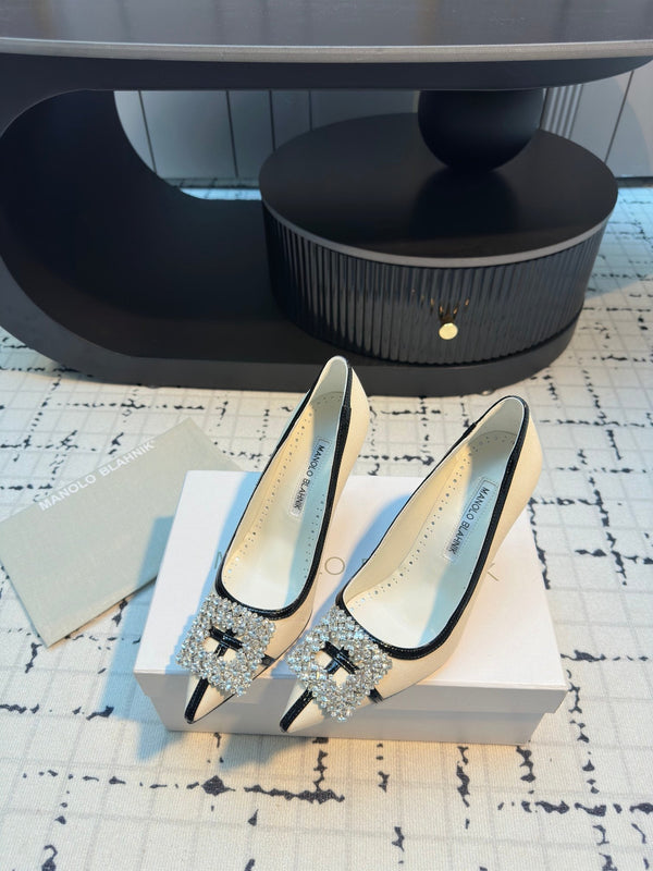 Hangisi 100 Beige Linen with Black Leather Jewel Buckle Pumps 161069