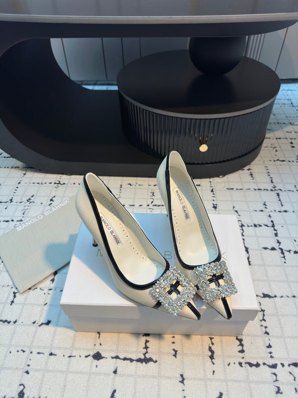 Hangisi 100 Beige Linen with Black Leather Jewel Buckle Pumps 161069