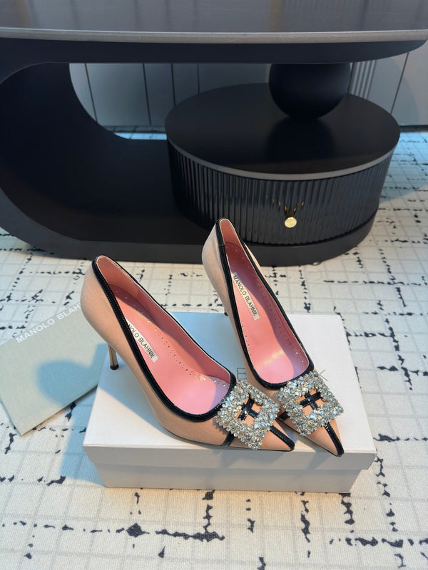 Hangisi 100 Pink Linen with Black Leather Jewel Buckle Pumps 161071