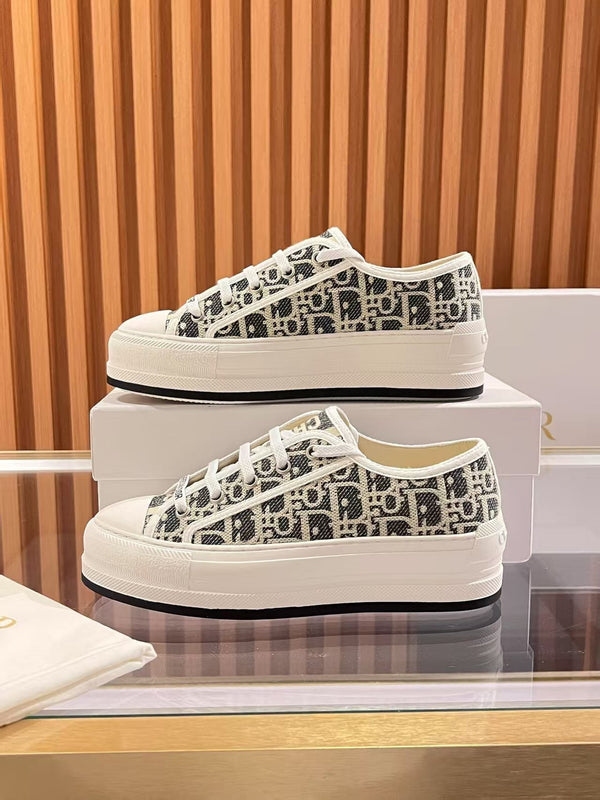 CD 25 Walk Platform Sneaker Fabric 242456