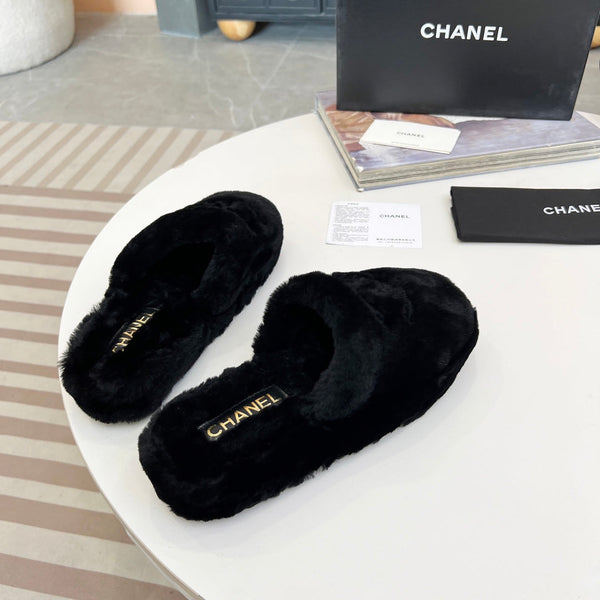 CC Slippers Black Fleece