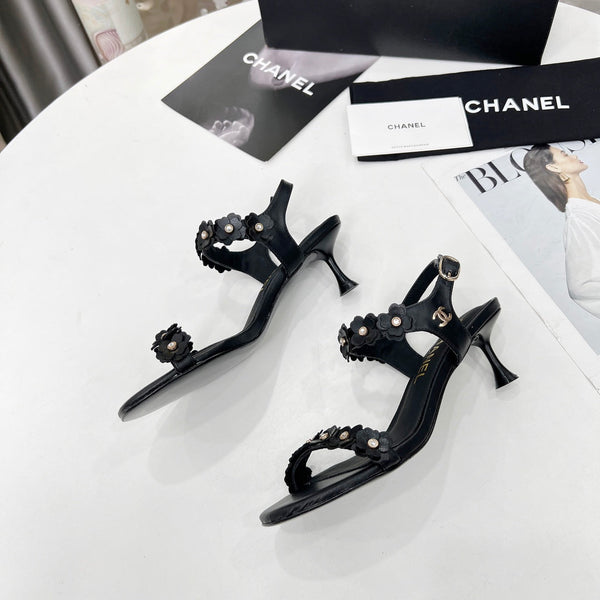 CC 26s Floral Sandal 5cm Black Sheepskin 867473